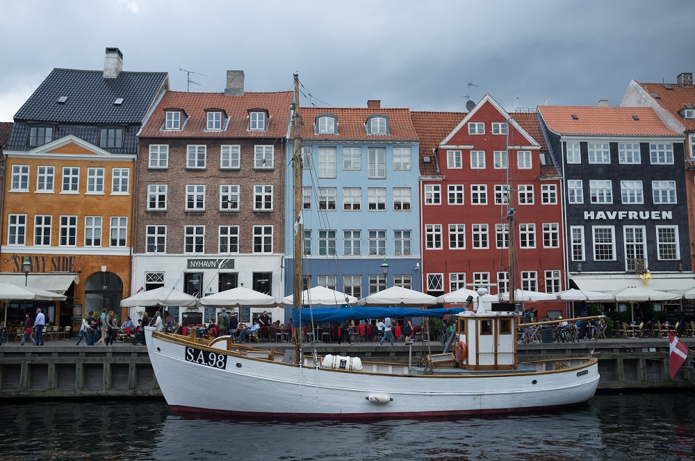 De gekleurde pakhuizen aan de Nyhavn te Kopenhagen