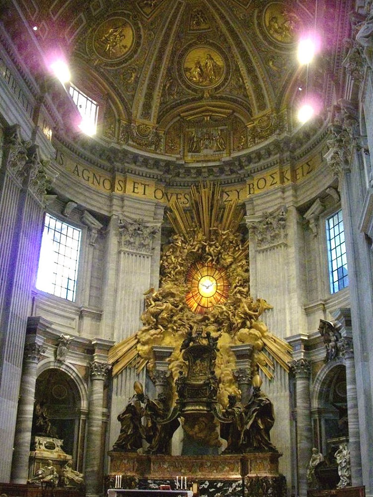 De rijkversierde apsis in het koor van de Sint-Pieterskerk te Rome