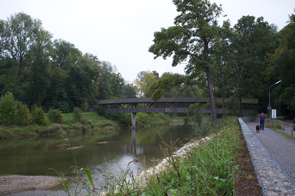 Een overdekte brug in fietsroute D11