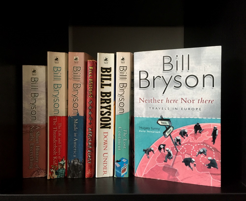 Boeken van Bill Bryson in de boekenkast